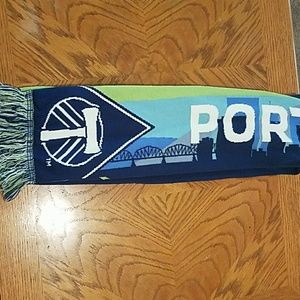 Portland scarf